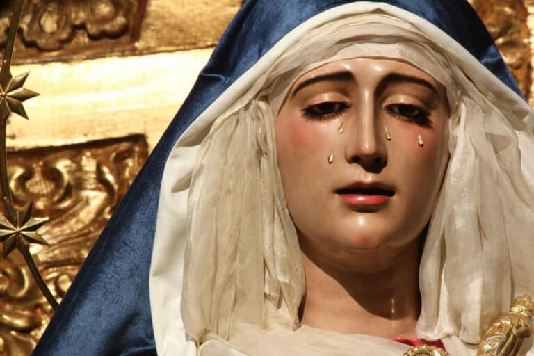 ¿Por qué la Virgen de Loreto no tiene brazos?